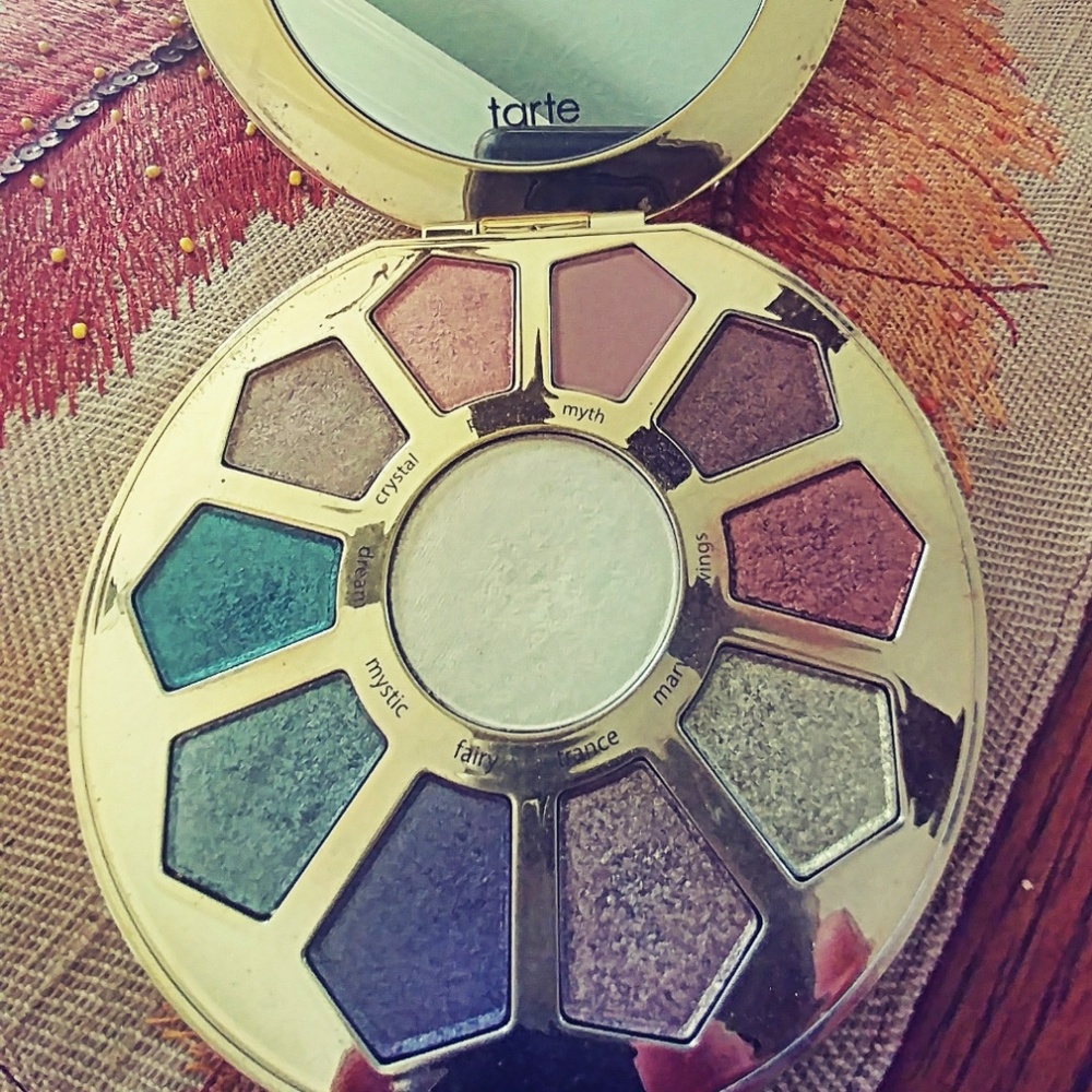 Eye pallet